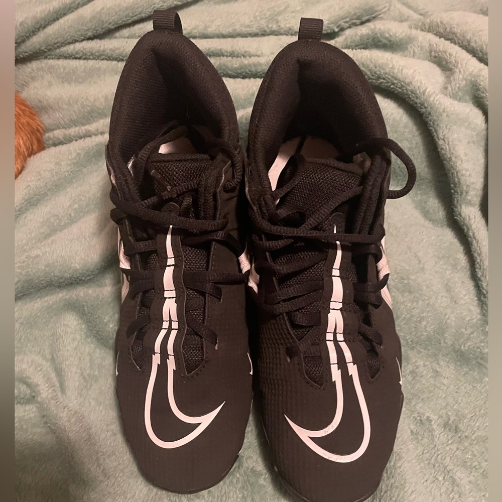 boys nike football cleats